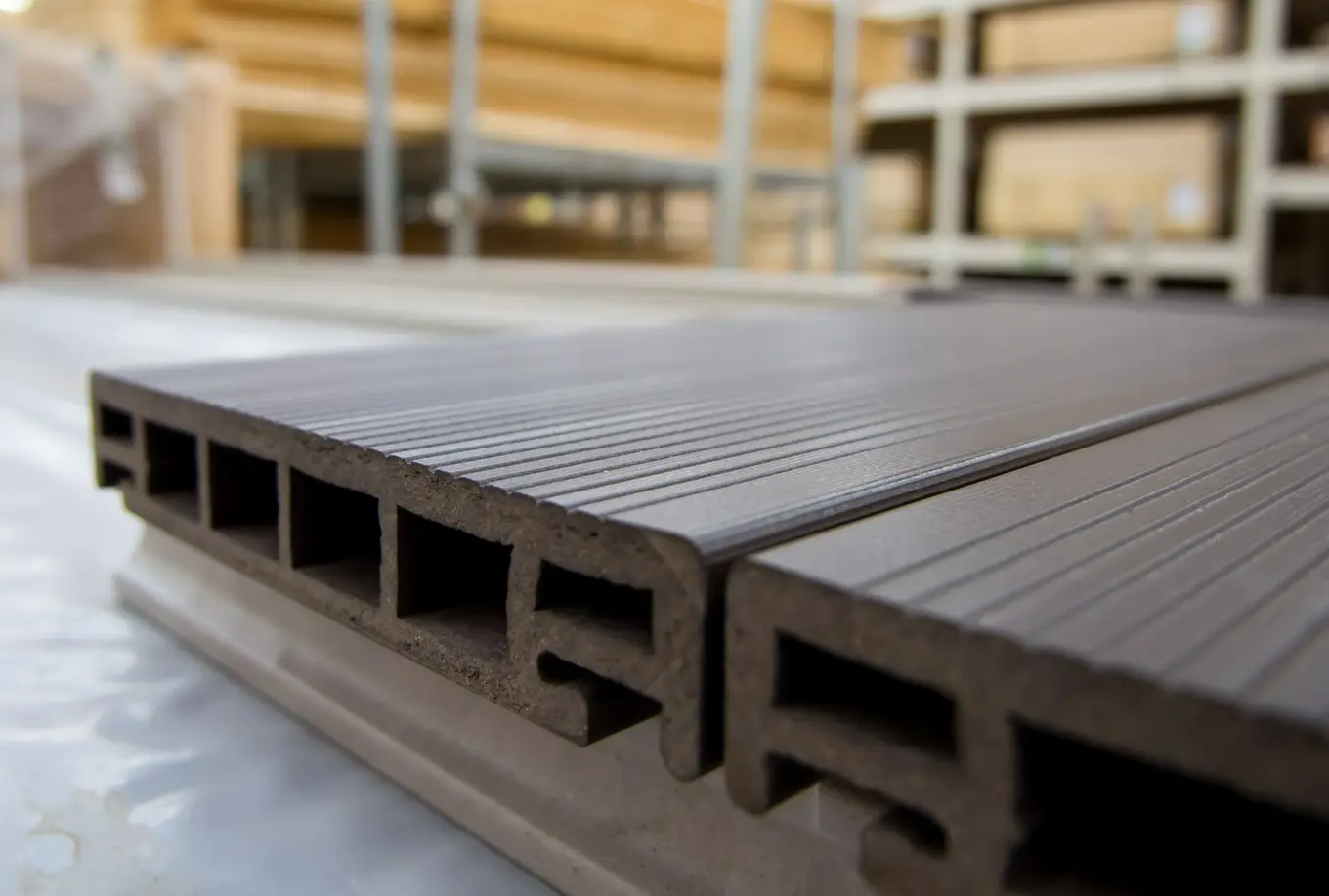 Zalety legarów kompozytowych w porównaniu do drewnianych